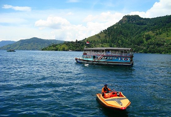 Why is Lake Toba Tour the Best Tourist Destination in Sumatra?